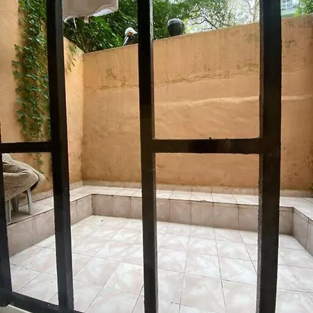 Cihangir’in Merkezinde 1+1 Bahçeli Dubleks Daire Apartamento