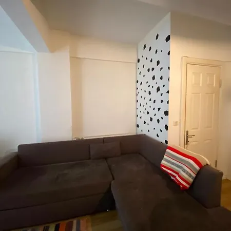 Apartamento Cihangir’in Merkezinde 1+1 Bahçeli Dubleks Daire Istambul