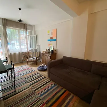 Cihangir’in Merkezinde 1+1 Bahçeli Dubleks Daire Istambul