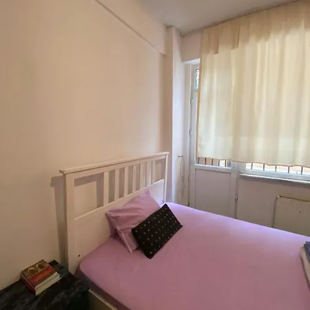 Apartamento Cihangir’in Merkezinde 1+1 Bahçeli Dubleks Daire